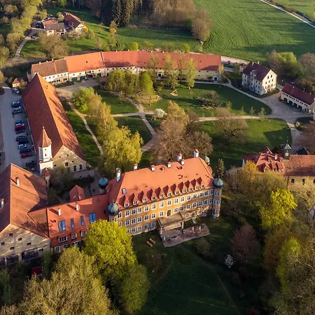 Naturschlosshotel Blumenthal 2* Aichach
